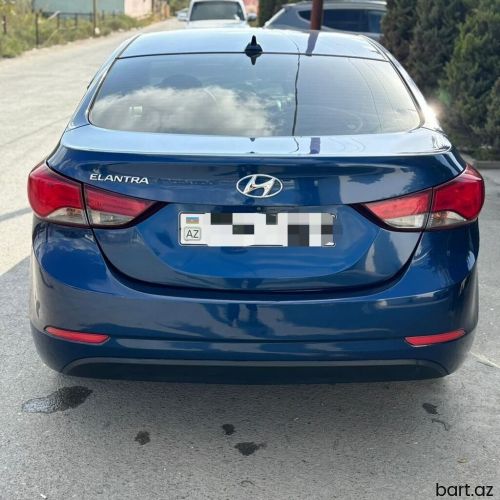 Hyundai Elantra: 1.8 l | 2015 il
