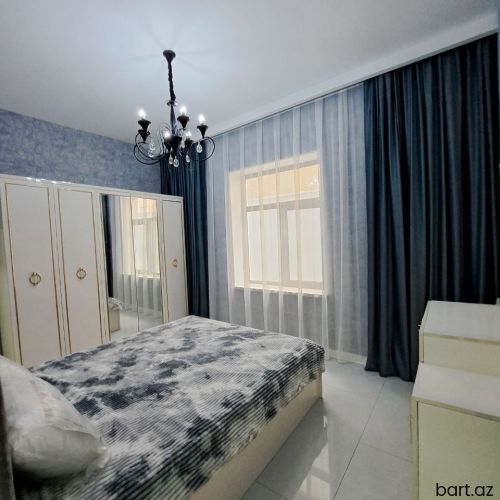 Şüvəlan qəsəbəsində həyət evi 