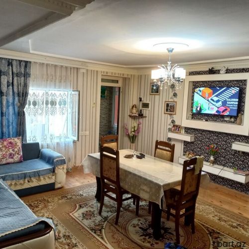 Hövsan qəs., 7 otaqlı həyət evi satilir.