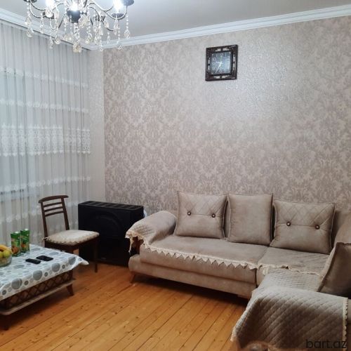 Binədə 3 otaqli həyət evi satilir.