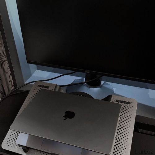 Macbook Air M2 13inch 8gb 256gb ssd.