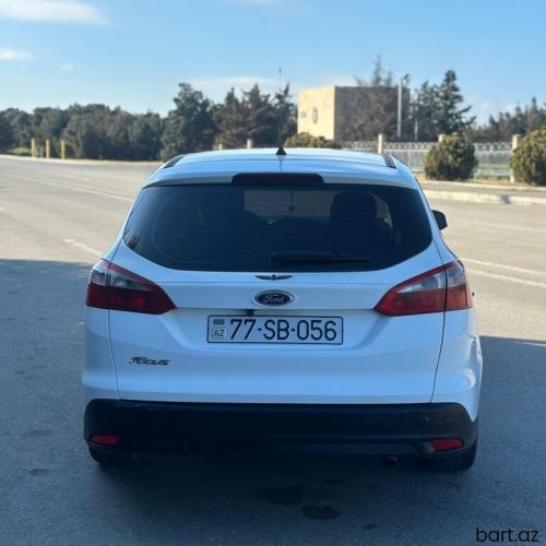 Ford Focus: 1.6 l | 2012 il 