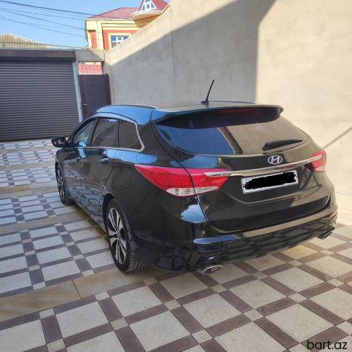 Hyundai i40: 1.7 l | 2012 il 