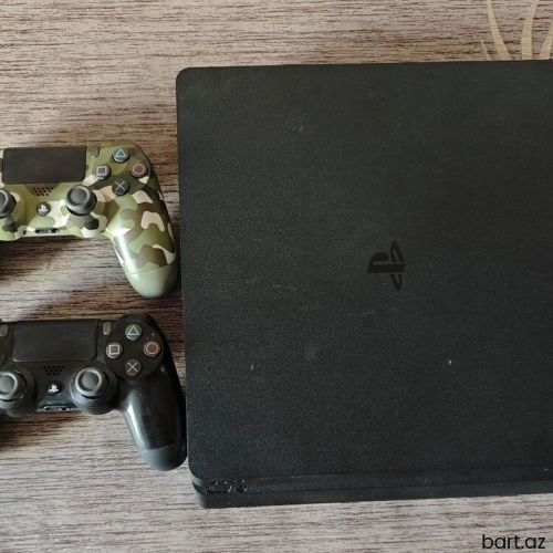 İdeal vəziyyətdə PS4 slim.