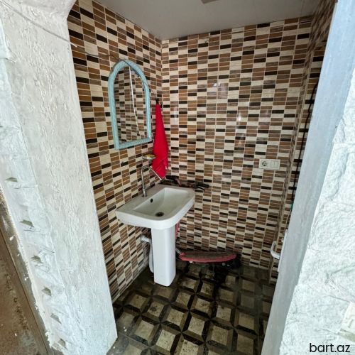 8 otaqlı 2 mərtəbə həyət evi