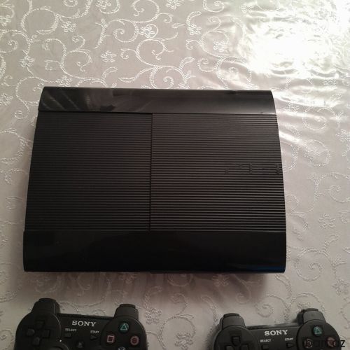 Play station 3 500 super slim.