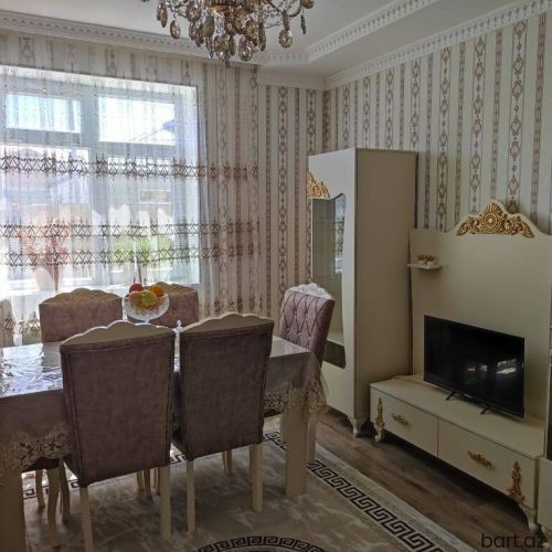 Ramana qəs. 3 otaqlı həyət evi satilir.