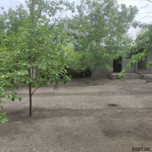 Bərde şəhərində 5 sot torpaq sahəsi satilir.