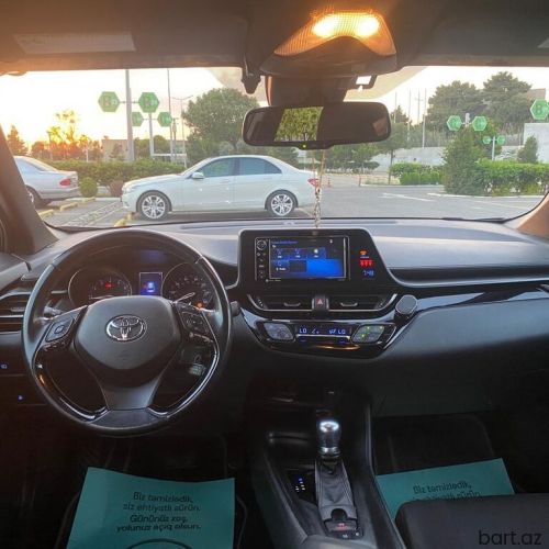 Toyota C-HR: 2 l | 2017 il