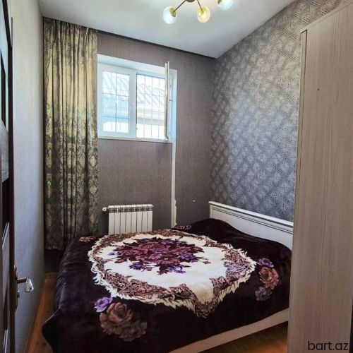 Bülbülə qəs. 3 otaqlı həyət evi satilir.