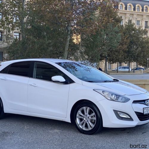 Hyundai i30: 1.6 l | 2013 il