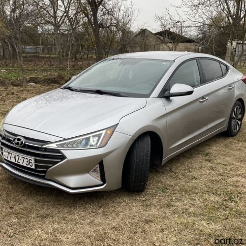 Hyundai Elantra: 2 l | 2019 il