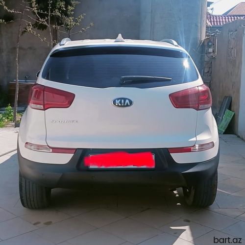 Kia Sportage: 2 l | 2015 il