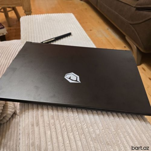 Intel Core i7, 15.6 