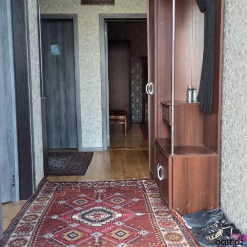 Zövq və keyfiyyətlə inşa olunmuşi ev satılır