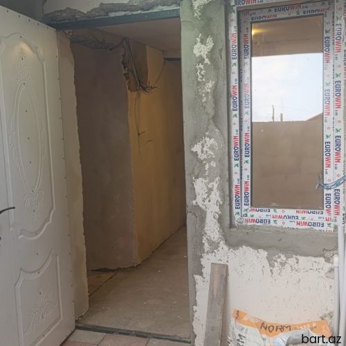 2 otaqlı həyət evi satılır