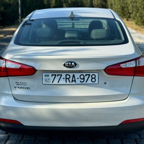Kia Forte: 1.8 l | 2015 il 