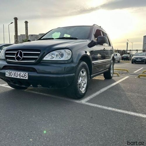 Mercedes-Benz ML 320: 3.2 l. | 2000 il