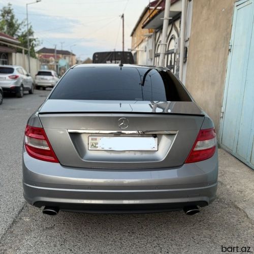 Mercedes-Benz C-Class: 2.5 l | 2011 il 