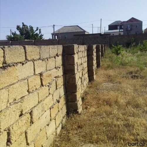 Saray qəsəbəsində 4 sot torpaq satirilir.