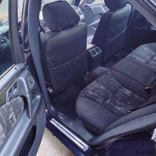 Mercedes-Benz E 220: 2.2 l | 1997 il