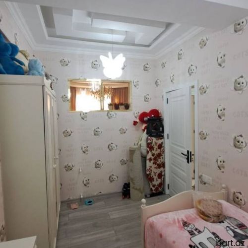 Bakıxanov qəs., 3 otaqlı mənzil satilir.