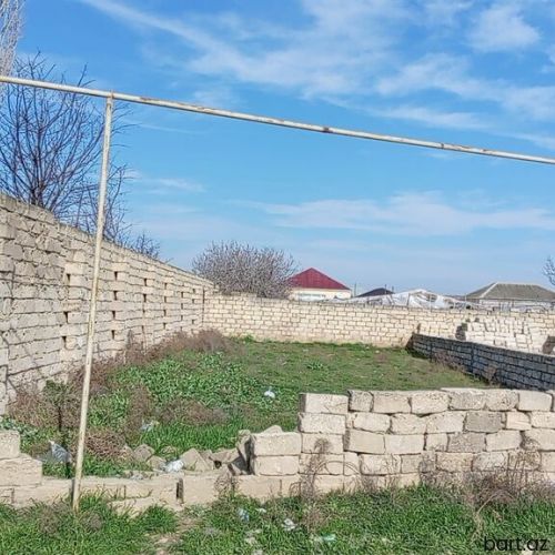 Meşdağada 2.5 sot torpaq sahəsi satilir.
