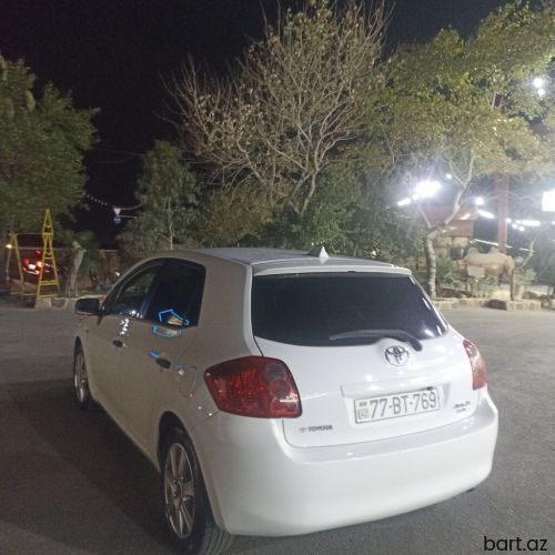 Toyota Auris: 1.4 l | 2007 il