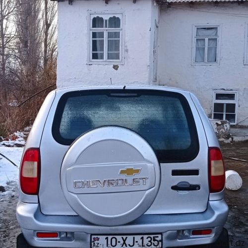 Chevrolet Niva: 1.7 l. | 2005 il