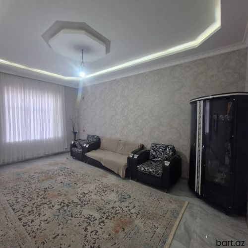 Sumqayıt şəhərində 4 otaqli həyət evi satilir.