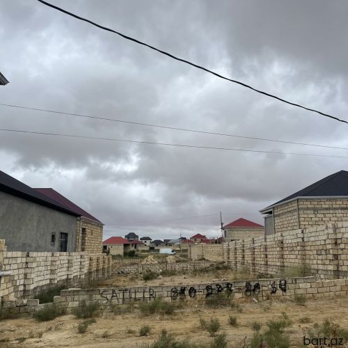 Mehdiabadda 3 sot torpaq sahəsi satilir.