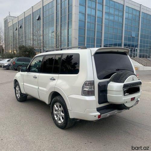 Mitsubishi Pajero: 3.5 | 2011 il