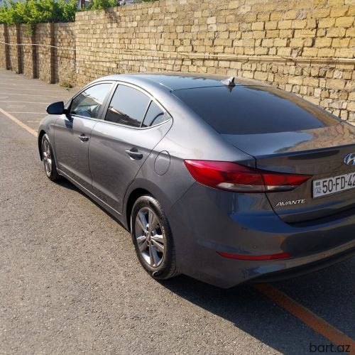 Hyundai Avante: 1.6 l | 2016 il