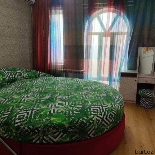 Masazirda 4 otaqli həyət evi satilir.