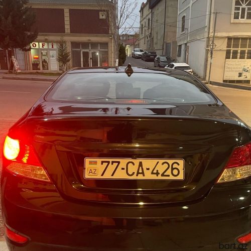 Hyundai Accent: 1.6 l | 2011 il