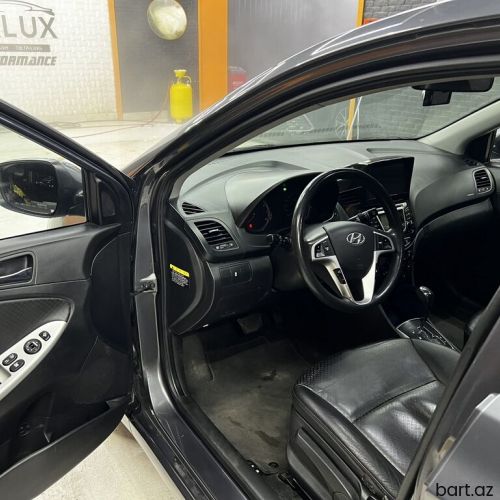 Hyundai Accent: 1.4 | 2011 il 