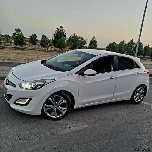 Hyundai i30: 1.6 l | 2013 il