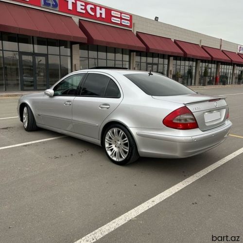 Mercedes-Benz E 320: 3.2 l | 2003 il