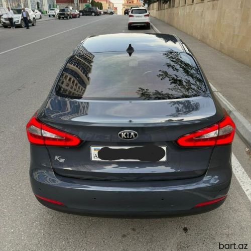 Kia Cerato: 1.6 l | 2015 il 