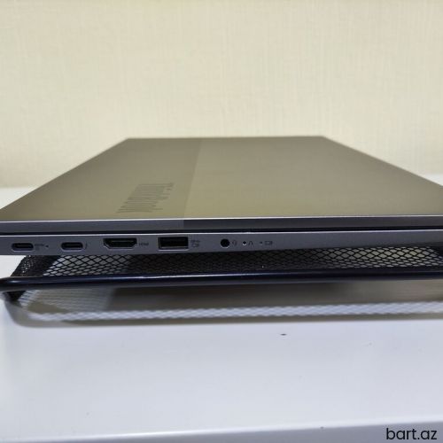 Intel Core i7, 16 GB, 15.6 