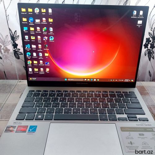 AMD Ryzen 7, 16 GB, 13.3 