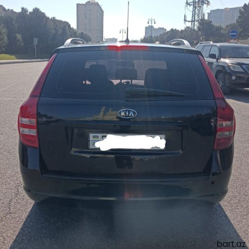 Kia Ceed: 1.6 l | 2007 il 