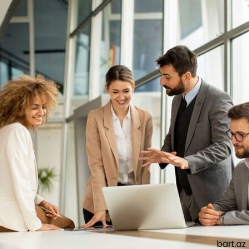 Kadrlar üzrə mütəxəssis tələb olunur 