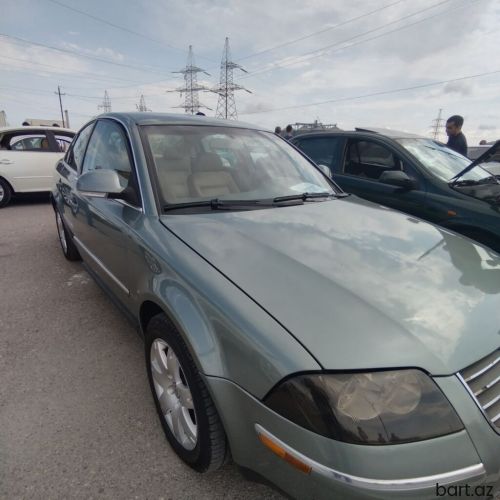Volkswagen Passat: 1.8 l. | 2004 il