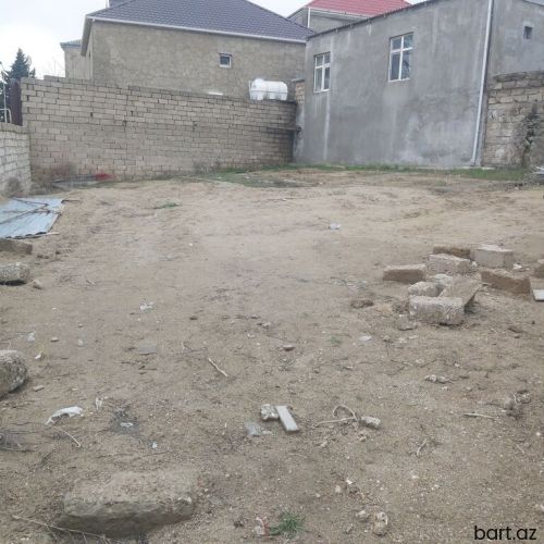 Ramana qəs-də 3 sot torpaq sahəsi satilir.