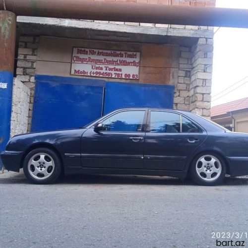 Mercedes-Benz E 220: 2.2 l. | 2000 il