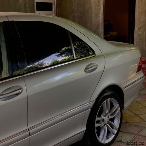 Mercedes-Benz 320: 3.2 l | 2000 il