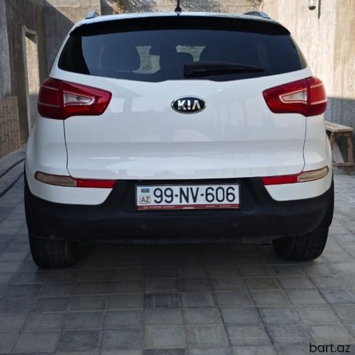 Kia Sportage: 2 l | 2013 il 