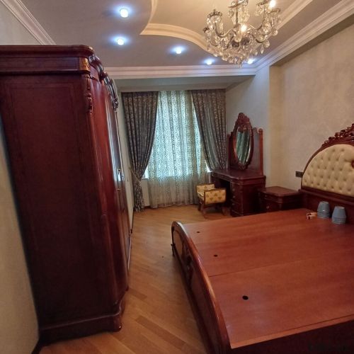 Gəncə şəhərində 4 otaqli mənzil satilirsatilir.