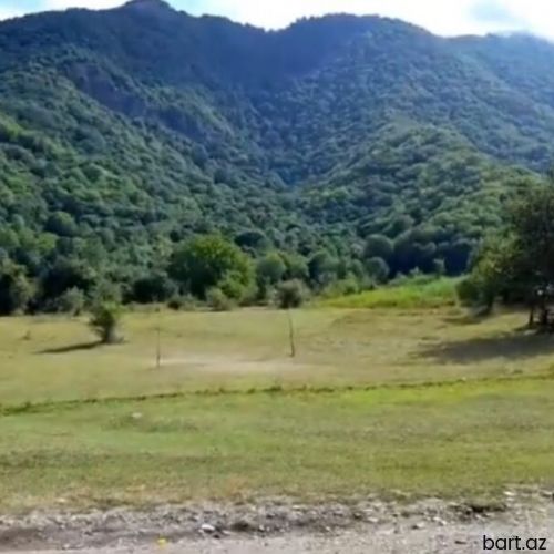 Oğuz rayonunda 8 sot torpaq satilir.